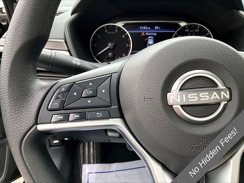 Used 2024 Nissan Altima 2.5 SV AWD/4WD image 16
