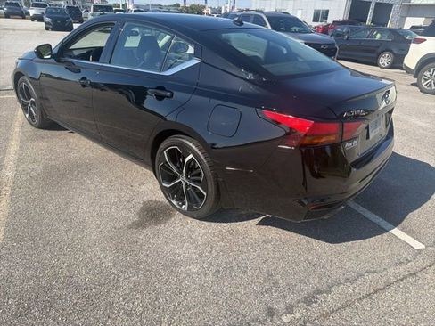 Used 2025 Nissan Altima 2.5 SR FWD image 17