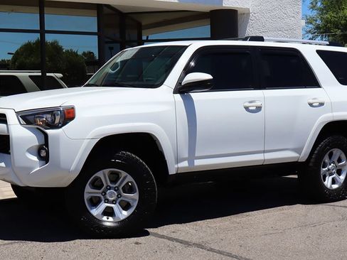 Used 2022 Toyota 4Runner SR5 AWD/4WD image 3