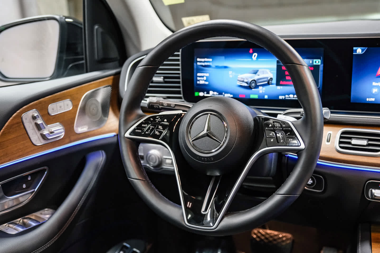 Used 2026 Mercedes-Benz GLE 450e 4MATIC w/ AMG Line Exterior image 19