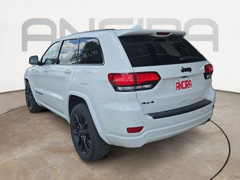 Used 2019 Jeep Grand Cherokee Altitude AWD/4WD image 6