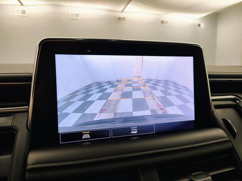 Used 2021 Chevrolet Tahoe Z71 image 4