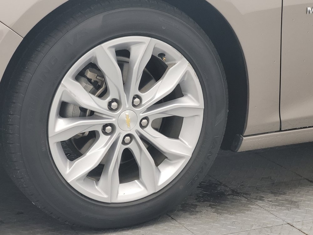Used 2023 Chevrolet Malibu LT FWD image 31
