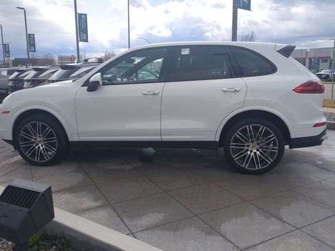 Used 2017 Porsche Cayenne Platinum Edition image 8