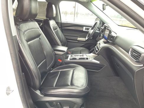 Used 2023 Ford Explorer XLT w/ Equipment Group 202A image 38