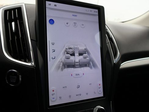 Certified 2022 Ford Edge Titanium image 36