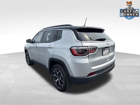 Used 2025 Jeep Compass Limited AWD/4WD image 6