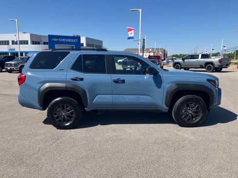 Used 2026 Toyota 4Runner SR5 AWD/4WD image 8