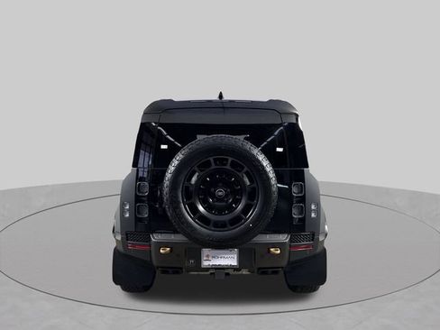 Used 2025 Land Rover Defender 110 AWD/4WD image 32