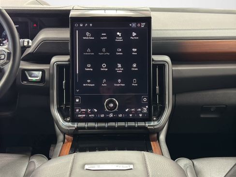 Used 2025 GMC Yukon Denali image 19