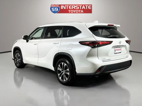 Certified 2026 Toyota Highlander XLE AWD/4WD image 5