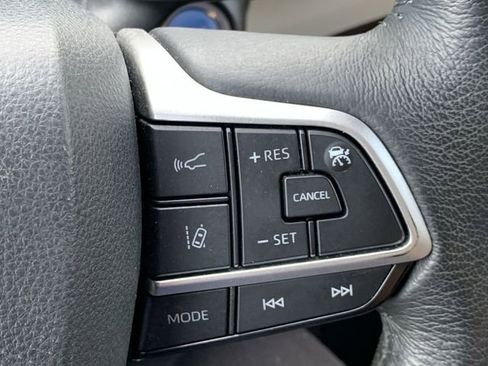 Certified 2022 Toyota Sienna XLE FWD image 29