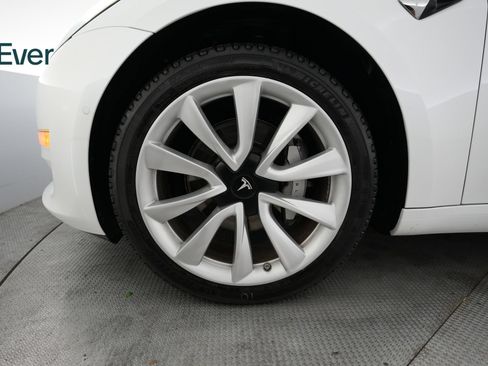 Used 2020 Tesla Model 3 Standard Range RWD image 19