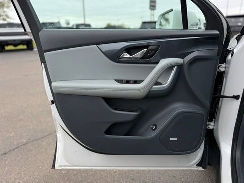 Used 2020 Chevrolet Blazer LT w/ Sound & Technology Package FWD image 15