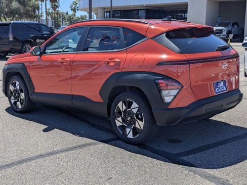 Used 2025 Hyundai Kona SEL FWD image 4