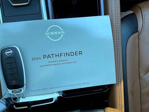 Used 2024 Nissan Pathfinder Platinum w/ Cargo Package image 10