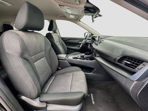 Used 2025 Nissan Rogue SV FWD image 19