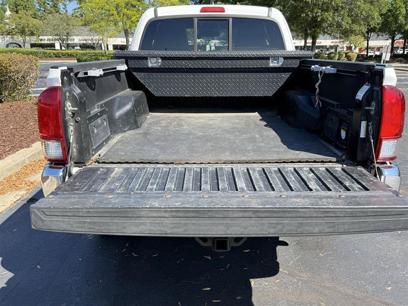 Used 2017 Toyota Tacoma TRD Off-Road w/ Tow Package AWD/4WD image 16
