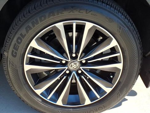 Used 2024 Toyota Grand Highlander AWD Hybrid image 9