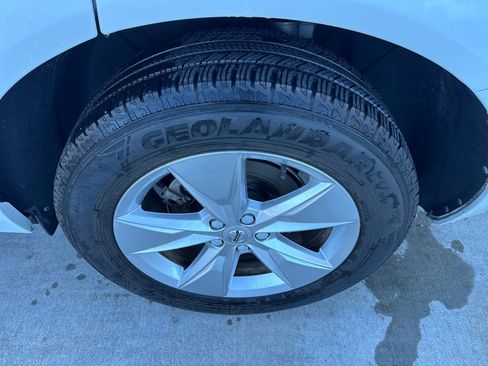 Used 2022 Volvo XC60 B5 Momentum image 17