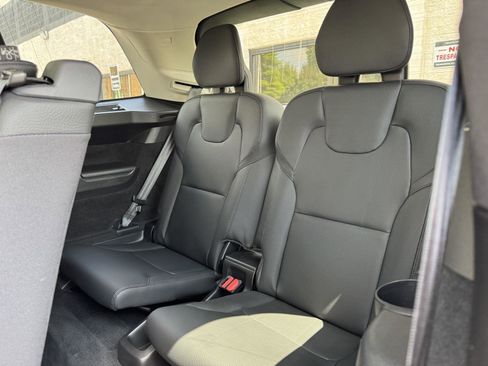 Used 2024 Volvo XC90 B5 Plus image 32