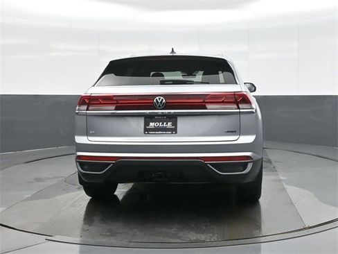 New 2026 Volkswagen Atlas Cross Sport SE image 6