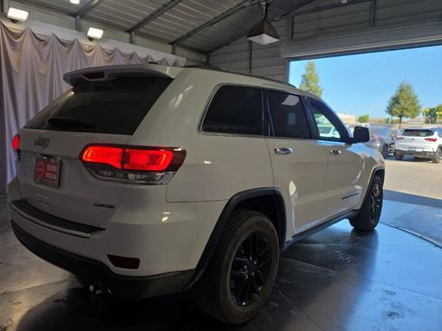 Used 2020 Jeep Grand Cherokee Limited w/ Luxury Group II RWD image 3