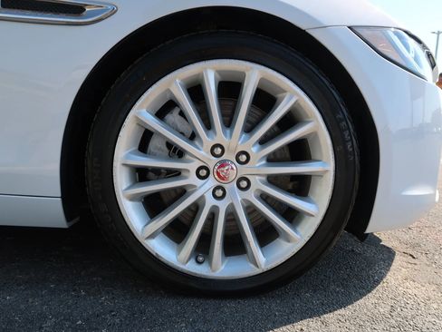 Used 2017 Jaguar XE First Edition image 55