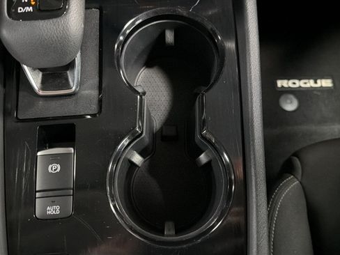 Used 2024 Nissan Rogue S FWD image 40