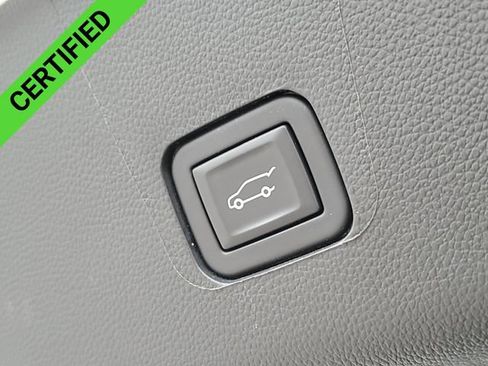 Certified 2023 Chevrolet Traverse RS w/ LPO, Floor Liner Package AWD/4WD image 38
