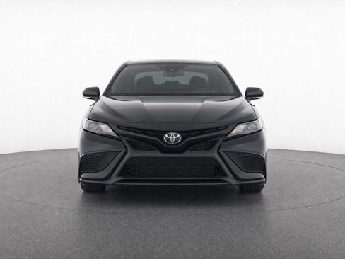 Used 2021 Toyota Camry SE FWD image 5
