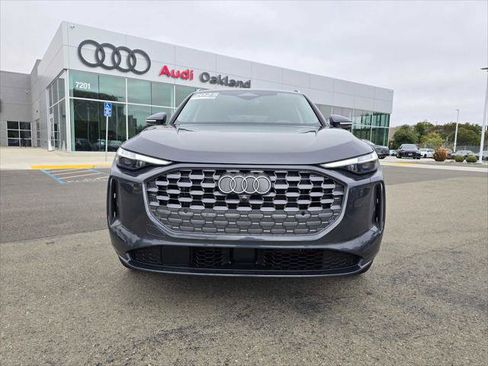 Used 2025 Audi Q5 Premium Plus w/ Premium Plus AWD/4WD image 8