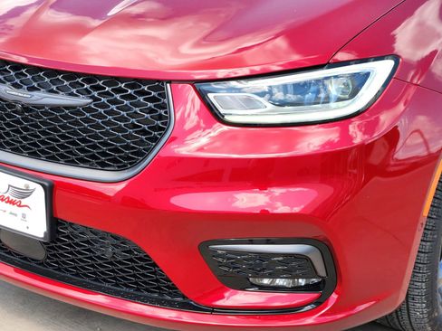 New 2026 Chrysler Pacifica Select FWD image 9