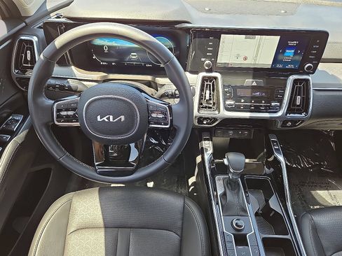 Used 2023 Kia Sorento SX FWD image 17