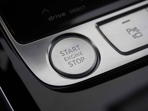 Used 2020 Audi A8 L 3.0T w/ Executive Package image 71