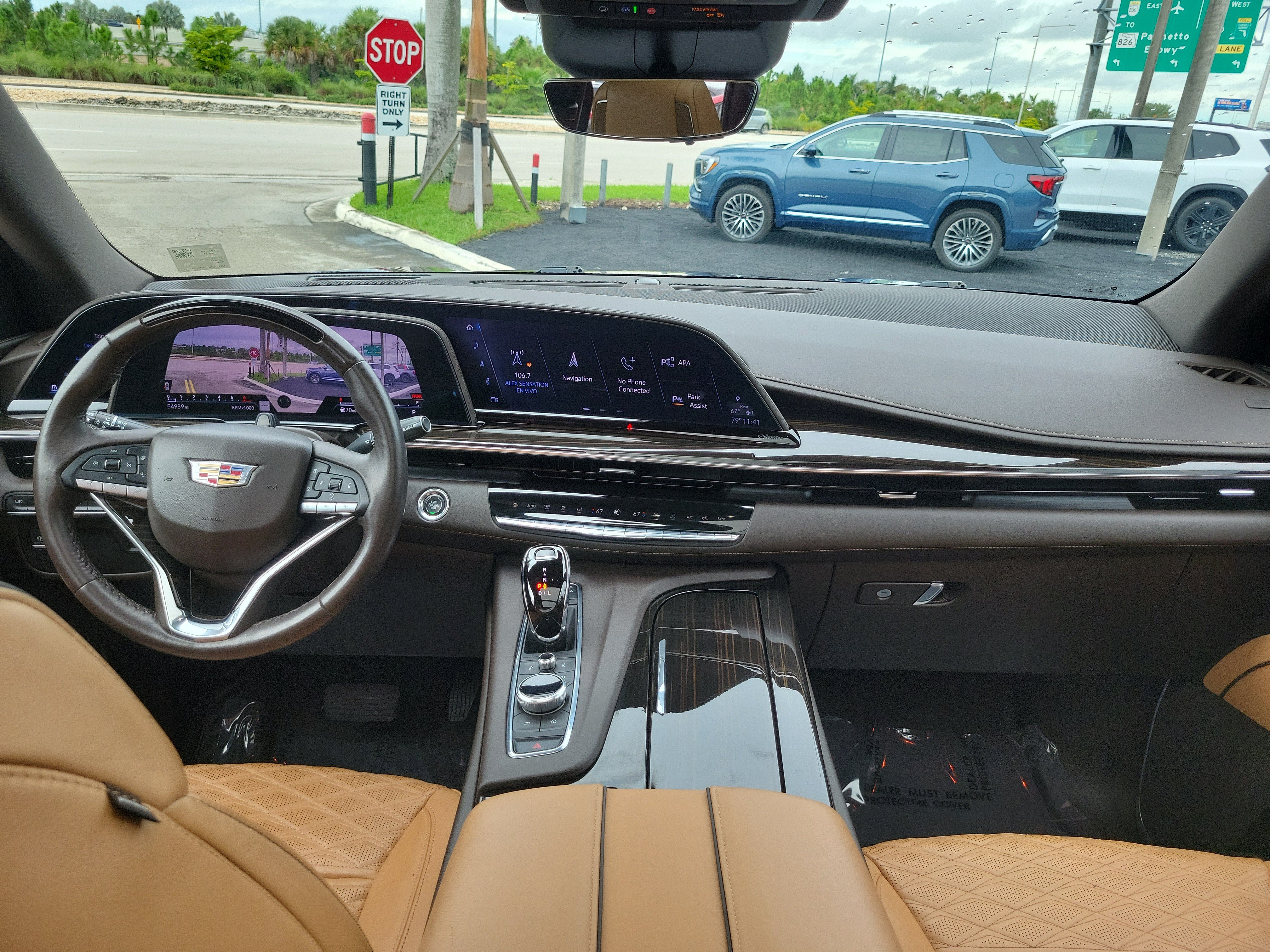 Used 2023 Cadillac Escalade Premium Luxury w/ LPO, Radiant Package AWD/4WD image 20