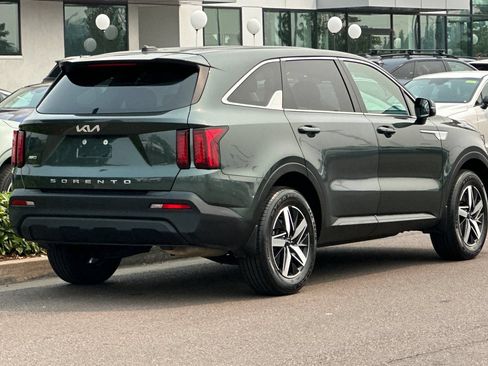 Used 2022 Kia Sorento LX AWD/4WD image 4