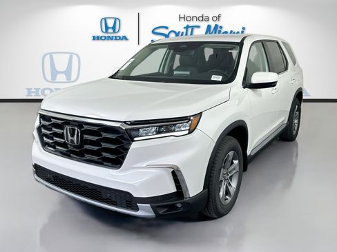 New 2025 Honda Pilot EX-L image 3