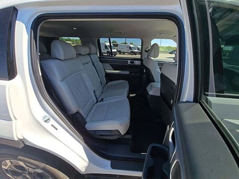 Used 2026 Hyundai Santa Fe SEL FWD image 9