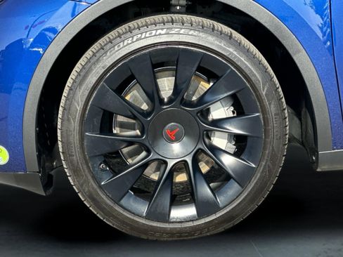 Used 2023 Tesla Model Y Long Range AWD/4WD image 24