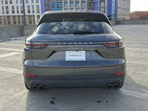 Used 2023 Porsche Cayenne S image 9