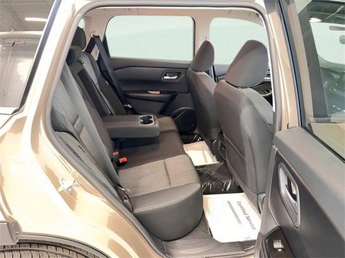 Used 2025 Nissan Rogue SV image 11