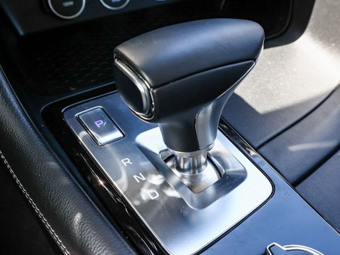 Used 2025 Genesis G70 2.5T RWD image 25