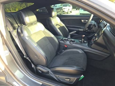 Used 2016 Ford Mustang Shelby GT350 w/ Technology Package RWD image 12