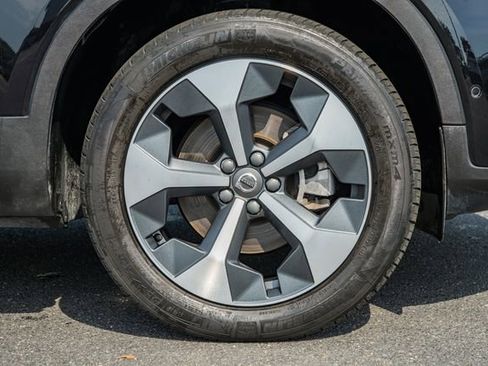 Used 2023 Volvo XC40 B5 Plus w/ Protection Package Premier AWD/4WD image 18