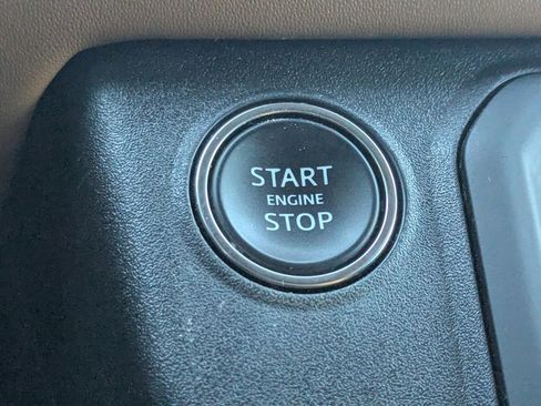 Used 2023 Land Rover Defender 130 X AWD/4WD image 27