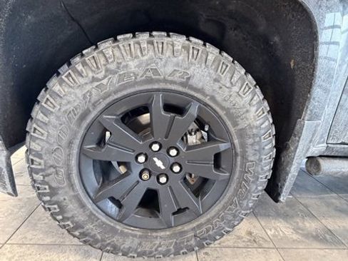 Used 2016 Chevrolet Colorado Z71 w/ Z71 Midnight Edition image 5