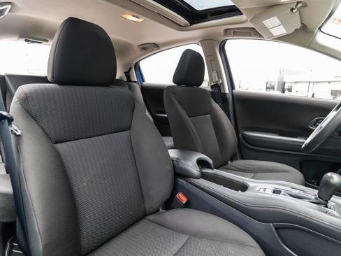 Used 2018 Honda HR-V EX image 16