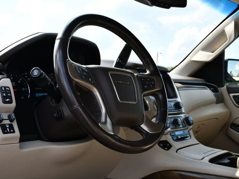 Used 2019 GMC Yukon XL Denali w/ Denali Ultimate Package AWD/4WD image 15