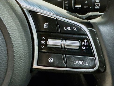 Used 2023 Kia Seltos EX image 17